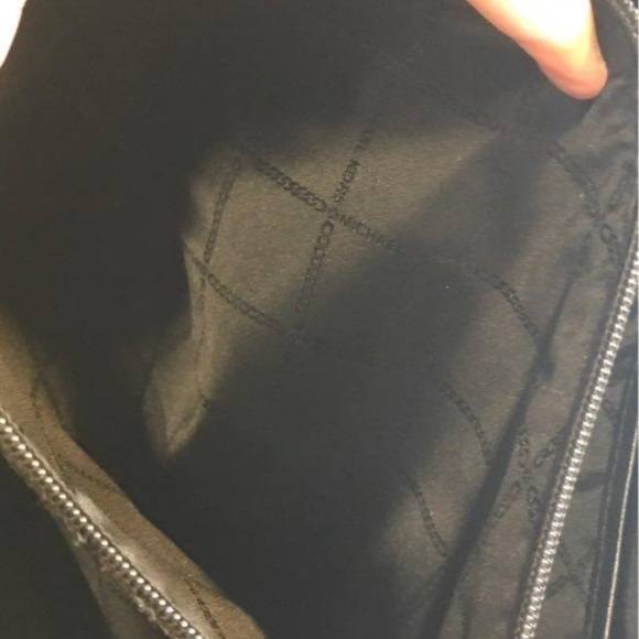 AUTHENTIC MICHAEL KORS BLACK/GREY MONOGRAM SHOULDER BAG - Picture 4 of 12